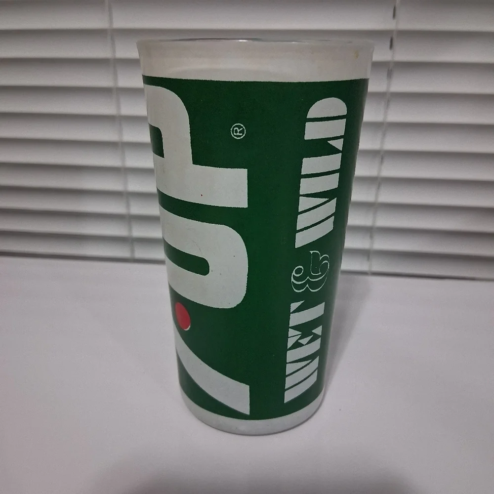 Vintage 7-Up Soda Glass Wet & Wild Red Dot 5